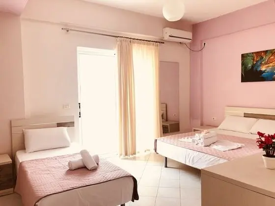 Üç Kişilik Oda