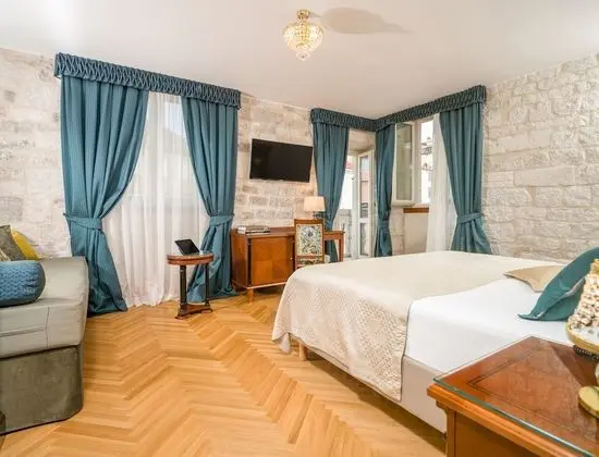 Deluxe Tek Büyük Yataklı Oda, Balkon