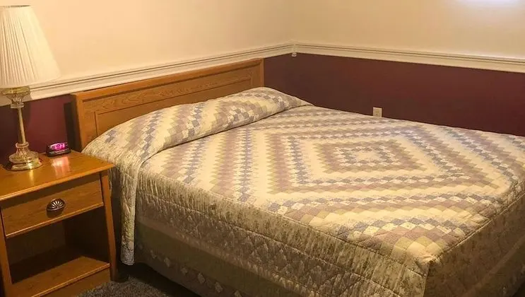 Oda, 1 Büyük (Queen) Boy Yatak, Sigara İçilmez, Özel Banyo