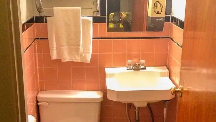 Oda, 1 Büyük (Queen) Boy Yatak, Sigara İçilmez, Özel Banyo