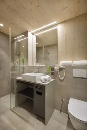 Basic Üç Kişilik Oda