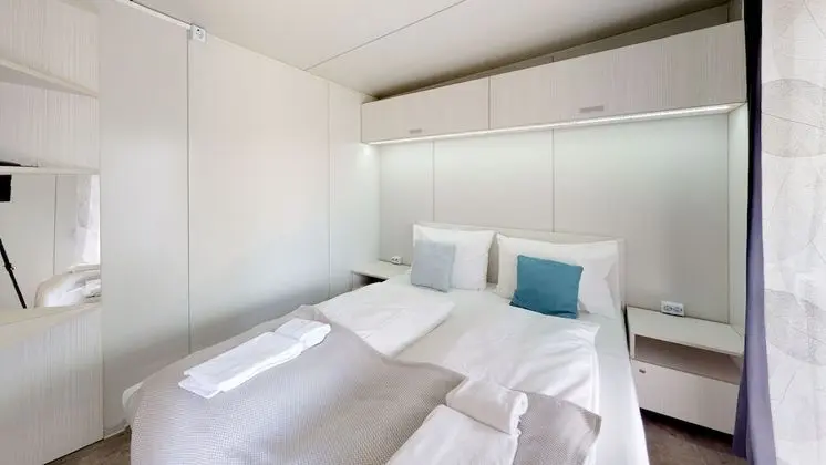 Karavan, Bahçe Manzaralı