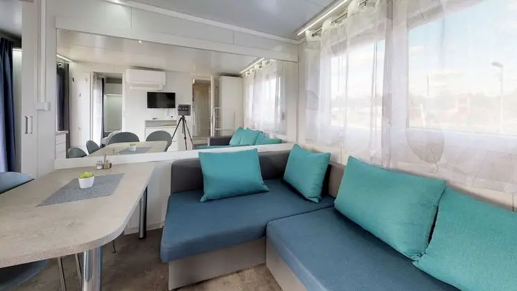 Karavan, Bahçe Manzaralı