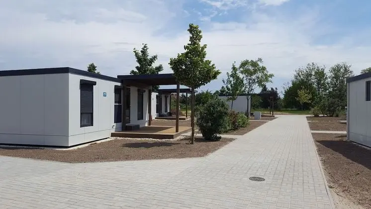 Karavan, Bahçe Manzaralı