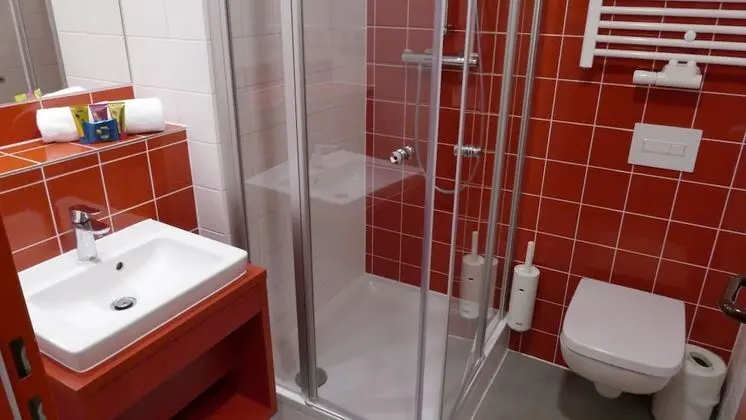 Dört Kişilik Oda, Özel Banyo