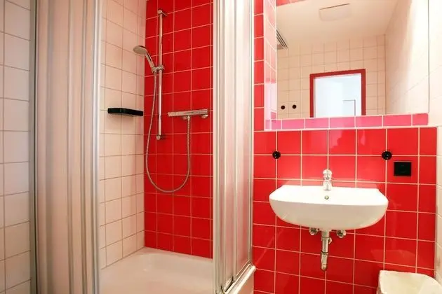 Ortak Ranzalı Oda, Sadece kadınlar için, Ortak Banyo (bed(s) in a 5 bed dorm )