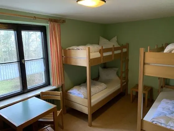 Oda, Karma Ranzalı Oda (Bed in a 6-bed dormitory)
