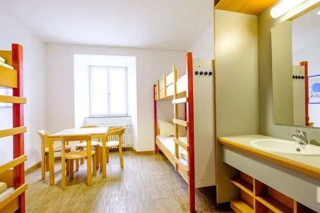 Üç Kişilik Oda, Ortak Banyo