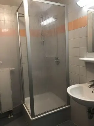 Dört Kişilik Oda, 1 Yatak Odası