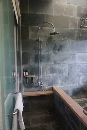 Gallery Tek Büyük Yataklı Oda