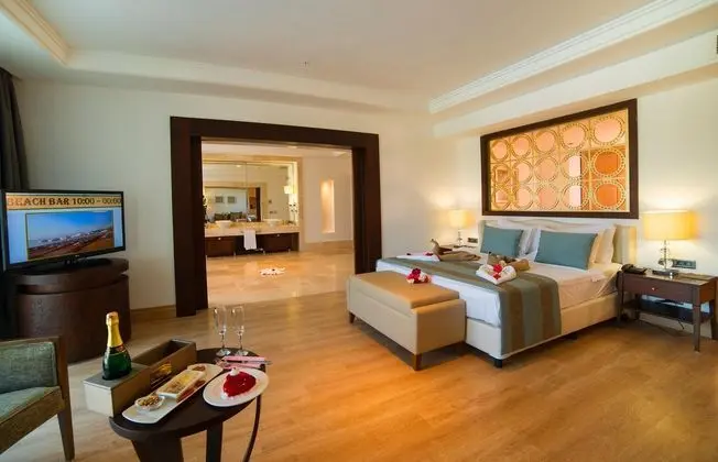 Honeymoon Executive Suite