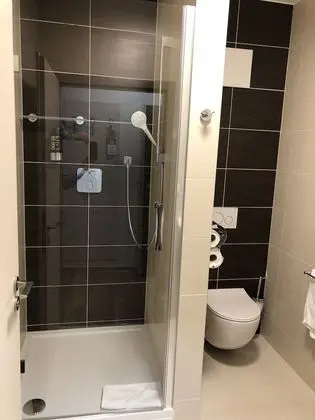 Üç Kişilik Oda