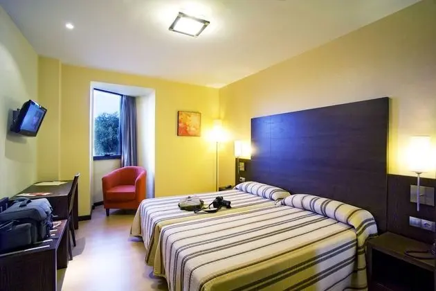 Büyük Yataklı Tek Kişilik Oda