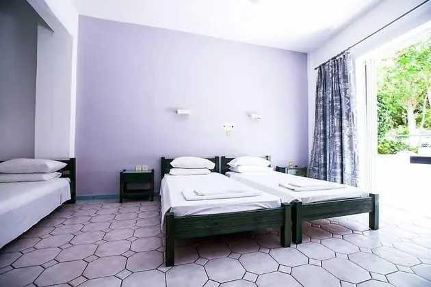 Basic Üç Kişilik Oda