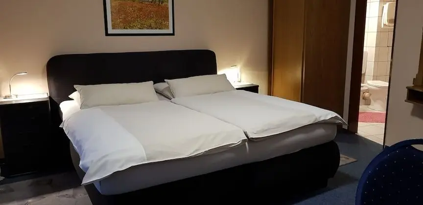 Tek Büyük veya İki Ayrı Yataklı Oda