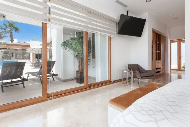 Signature Villa