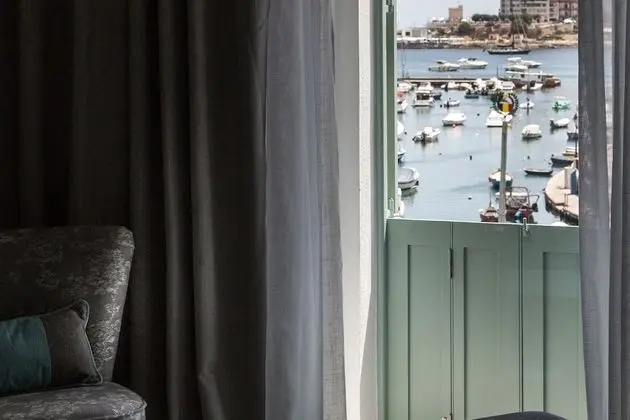 Designer Suite, Sea View