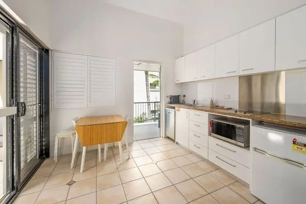 Standard Room, 1 Queen Bed, Balcony (Schoolies not allowed)