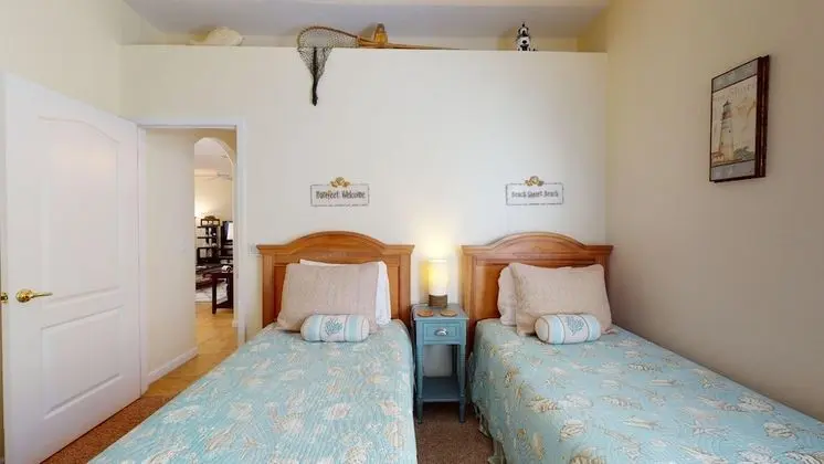 Ev, Birden Çok Yatak (Julie and Johnathan's Highlands Reser)