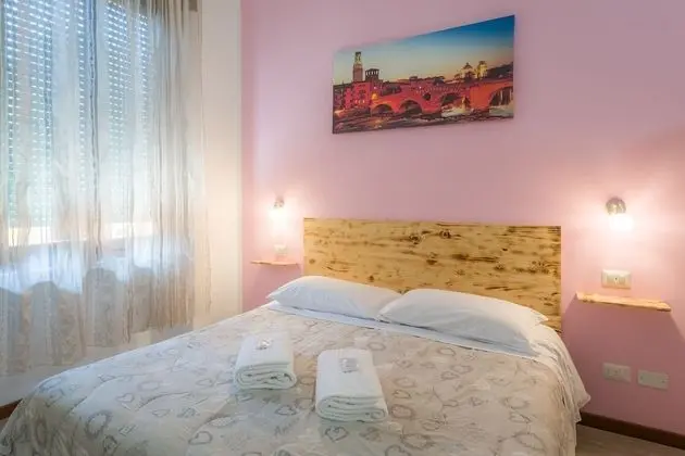 Tek Büyük Yataklı Oda, Ortak Banyo