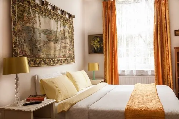 Classic Üç Kişilik Oda