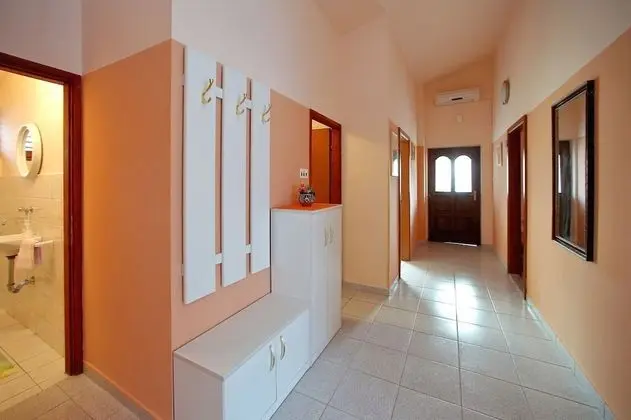 Apart Daire (Julijana - economy apartment - A1(6+1)