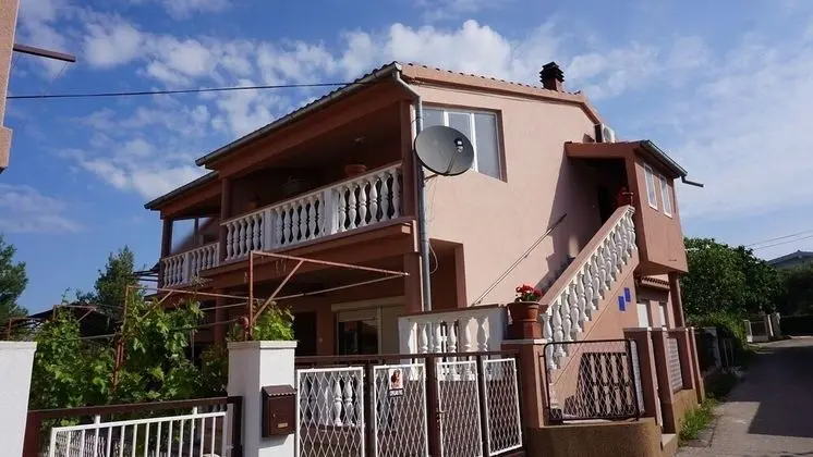 Apart Daire (Julijana - economy apartment - A1(6+1)