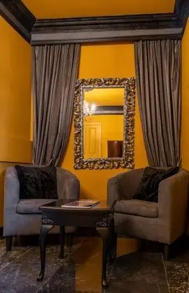 Süit, Balkon, Avlu Manzaralı