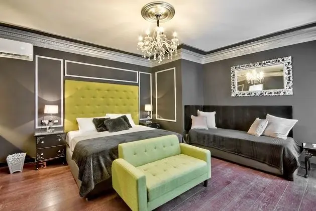 Süit, Balkon, Avlu Manzaralı