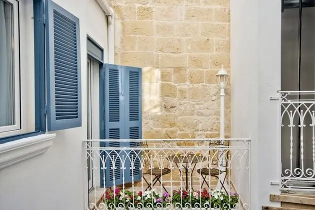 Süit, Balkon, Avlu Manzaralı
