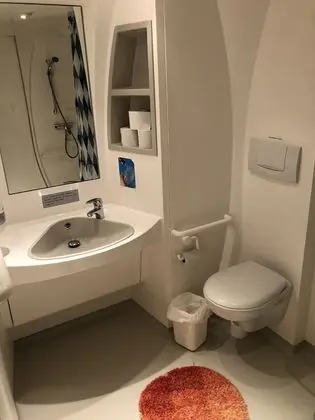 Economy Tek Büyük Yataklı Oda