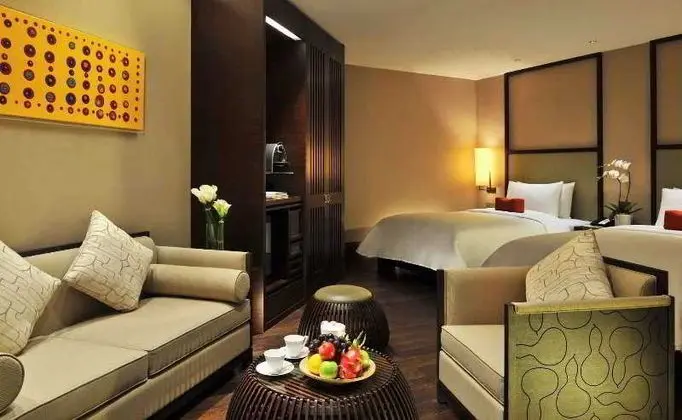 Suit Deluxe