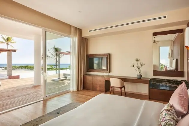 Three Bedroom Beach Retreat with Pool