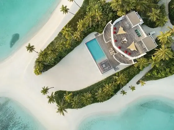 Three Bedroom Beach Retreat with Pool