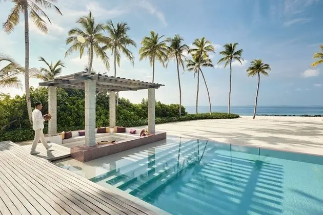 Three Bedroom Beach Retreat with Pool