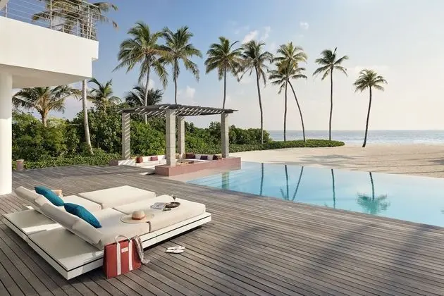 Three Bedroom Beach Retreat with Pool