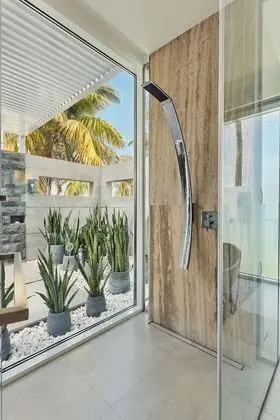 Three Bedroom Beach Retreat with Pool