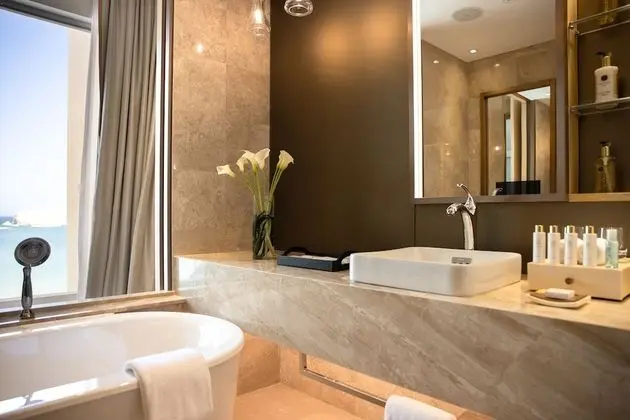 Deluxe Ocean Room