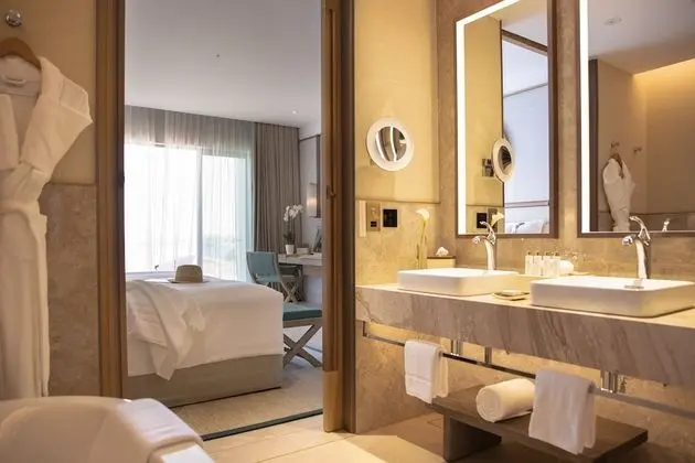 Premium Club Ocean Room with Premium Lounge Access