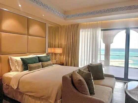 Ocean View Deluxe King Room, 72 Sqm of Pure Luxury, Private Balcony, Huge Infinity Pool, 10 F&B Out