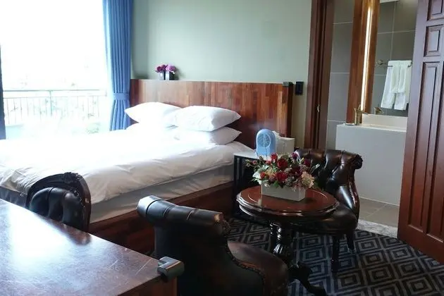 Luxury Oda