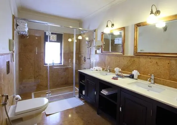 Deluxe Tek Büyük veya İki Ayrı Yataklı Oda, 1 Tek Kişilik XL Yatak, Balkon