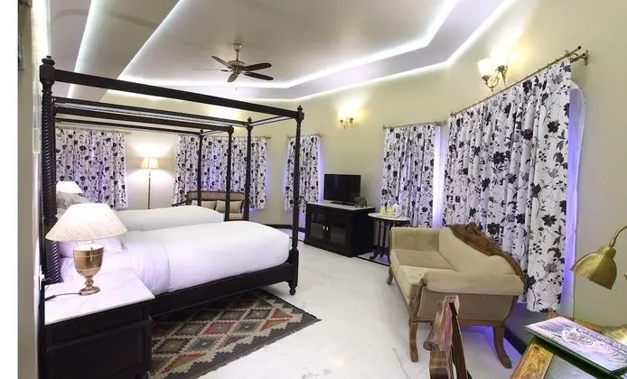 Deluxe Tek Büyük veya İki Ayrı Yataklı Oda, 1 Tek Kişilik XL Yatak, Balkon