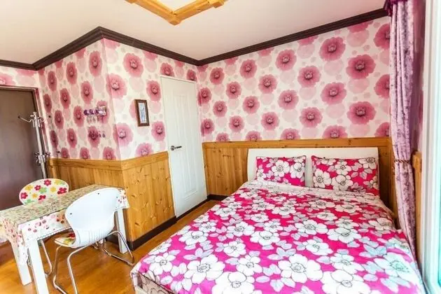 Stüdyo (Pink Peace)