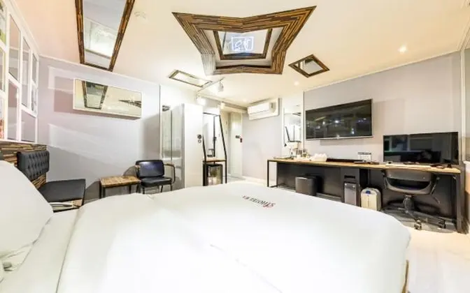 Oda (Semi-private room (Netflix viewing st)