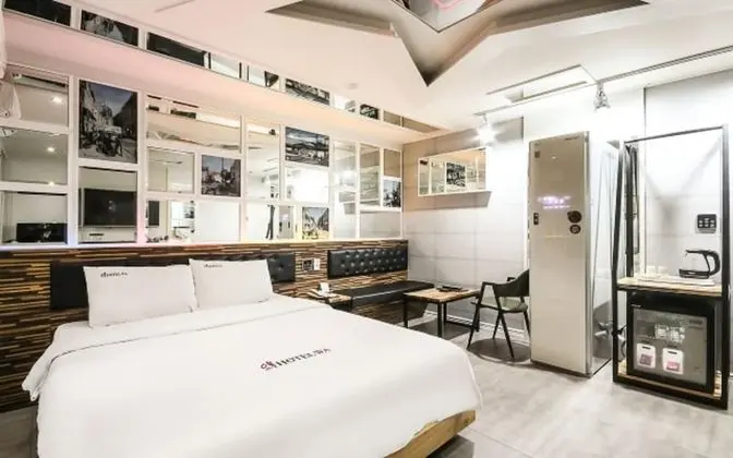 Oda (Semi-private room (Netflix viewing st)