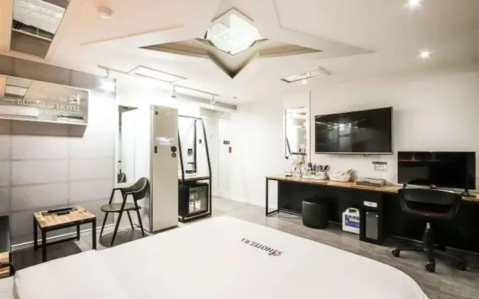 Oda (Semi-private room (Netflix viewing st)