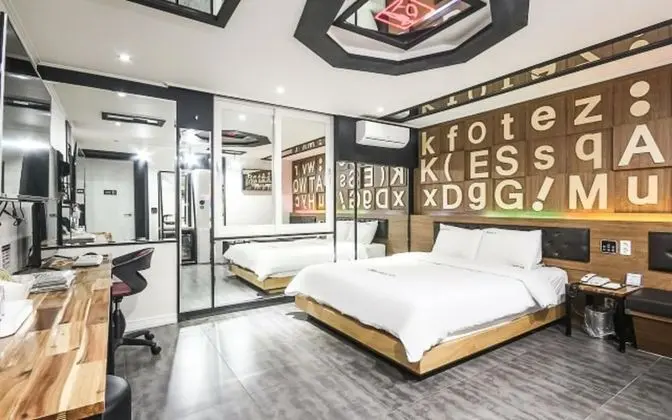 Oda (Semi-private room (Netflix viewing st)