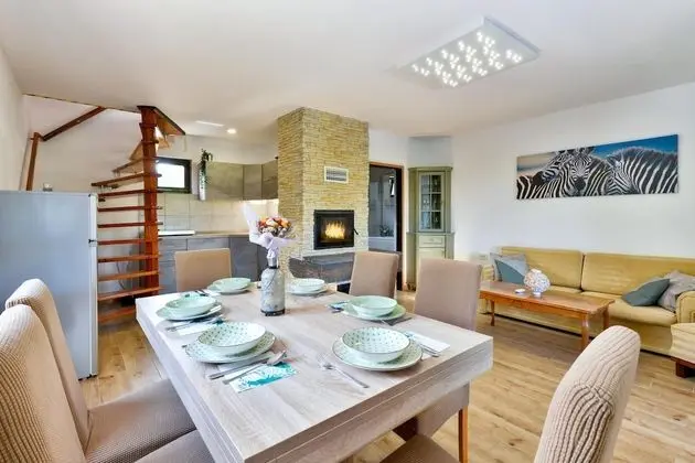 Family Ev, Birden Çok Yatak, 2 Banyolu, Bahçeli (Jungle House With Pool)