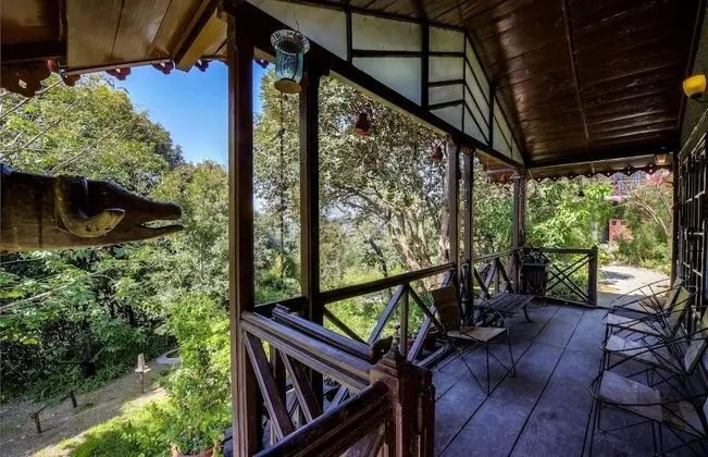 Koklas Cottage
